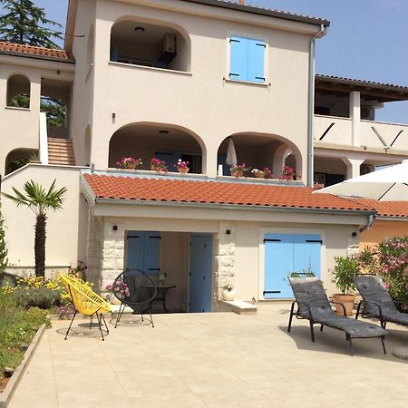 Apartment Pin Pinezici  Luaran gambar