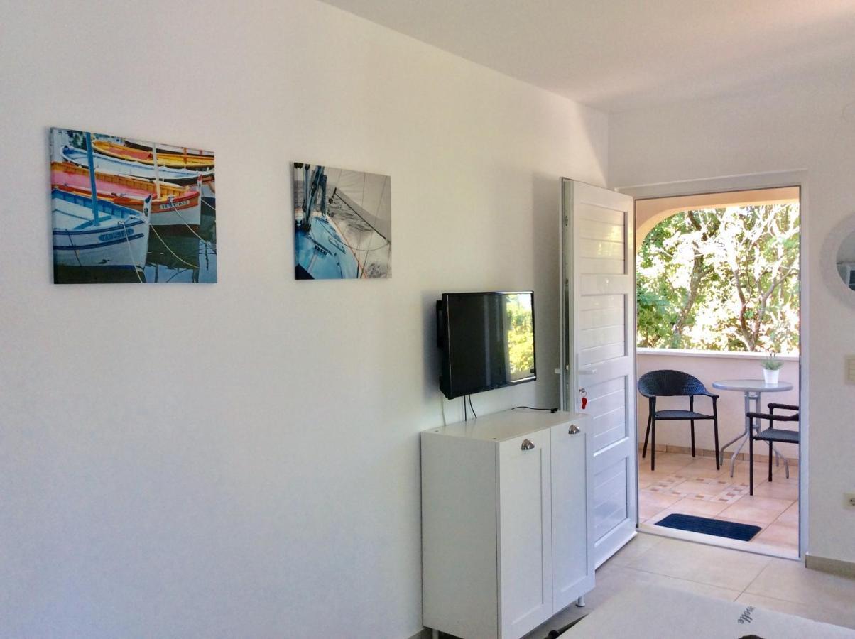 Apartment Pin Pinezici  Luaran gambar